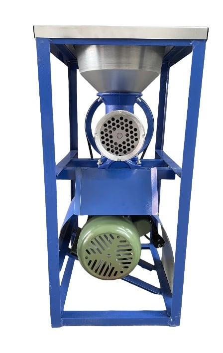 masina-de-tocat-carne-nr-32-2500w-1400rpm-cu-masuta-si-palnie-mare3015444.jpg