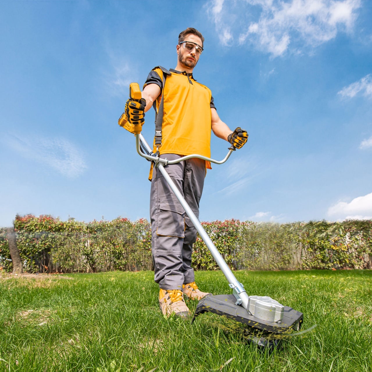 motocoasa-trimmer-electric-40v-brushless-7500rpm-fara-acumulator-ingco6216236.jpg