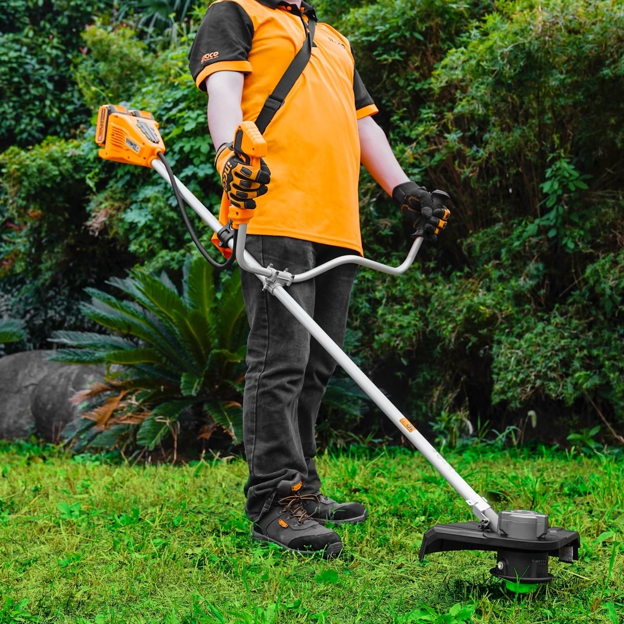 motocoasa-trimmer-electric-40v-cu-2-acumulatori-4ah-ingco-cstli2025226215891.jpg