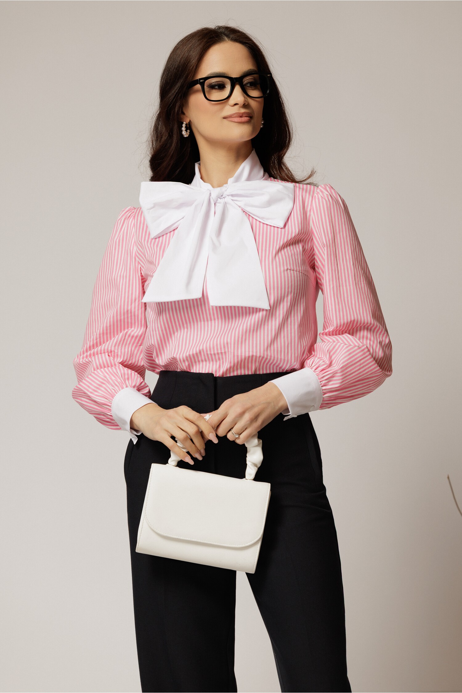 bluza-alba-cu-dungi-roz-din-poplin-cu-esarfa-tip-funda-la-gat-1436512-1139989-4.jpeg