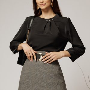 Bluza vaporoasa din viscoza neagra cu pliuri si nasturi la decolteu