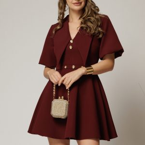 Rochie DY Fashion scurta bordo cu guler ascutit si nasturi